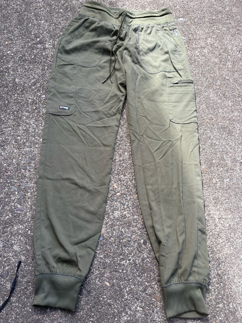Barco Uniforms Men’s Olive Slim Straight stretchy pants with Red Accent Print